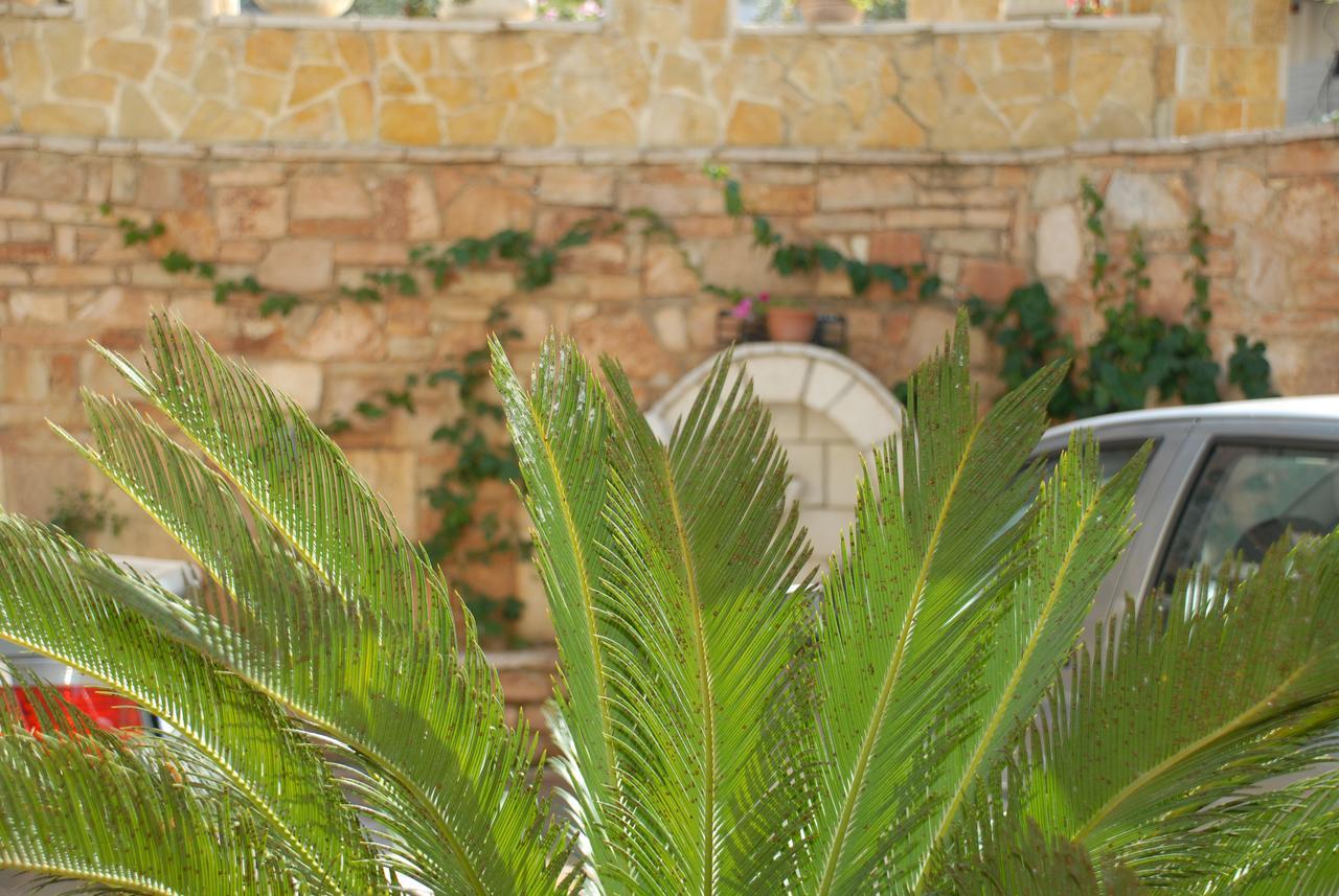 Olive Tree Hotel Sarande Ngoại thất bức ảnh