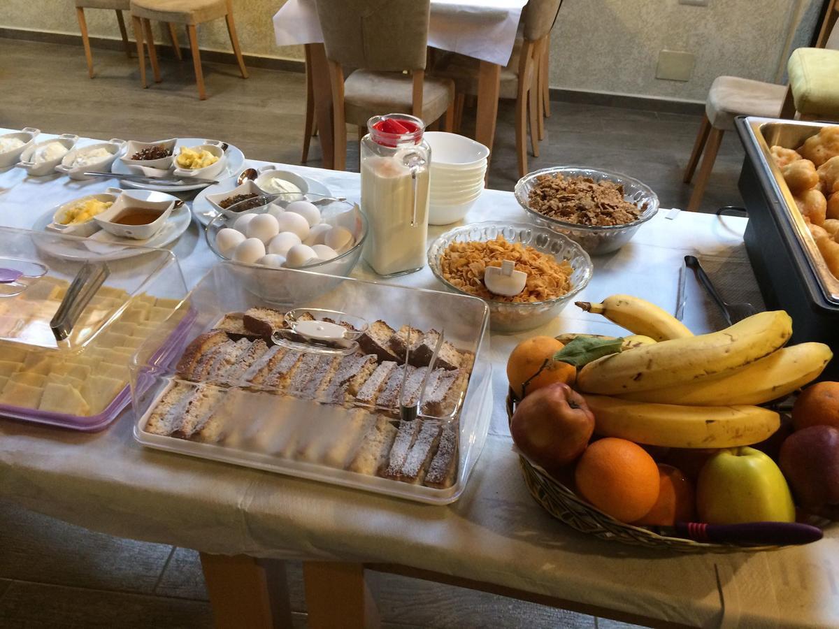 Olive Tree Hotel Sarande Ngoại thất bức ảnh